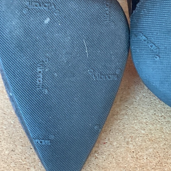 Charles by Charles David Grey Heels Vibram Sole 6 1/2 - Picture 7 of 10